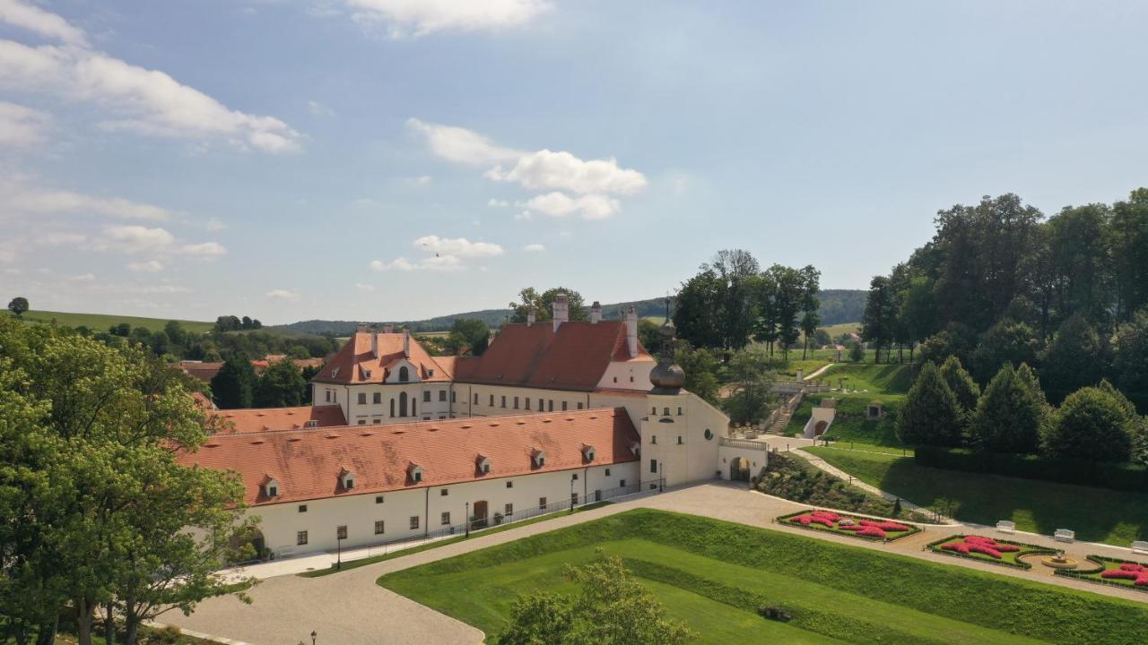 Schloss Thalheim Sankt Poelten Luaran gambar